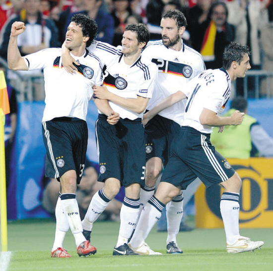 马来西亚队险胜德国队,黄鸭组合统治全场 马来西亚队险胜德国队,黄鸭组合统治全场