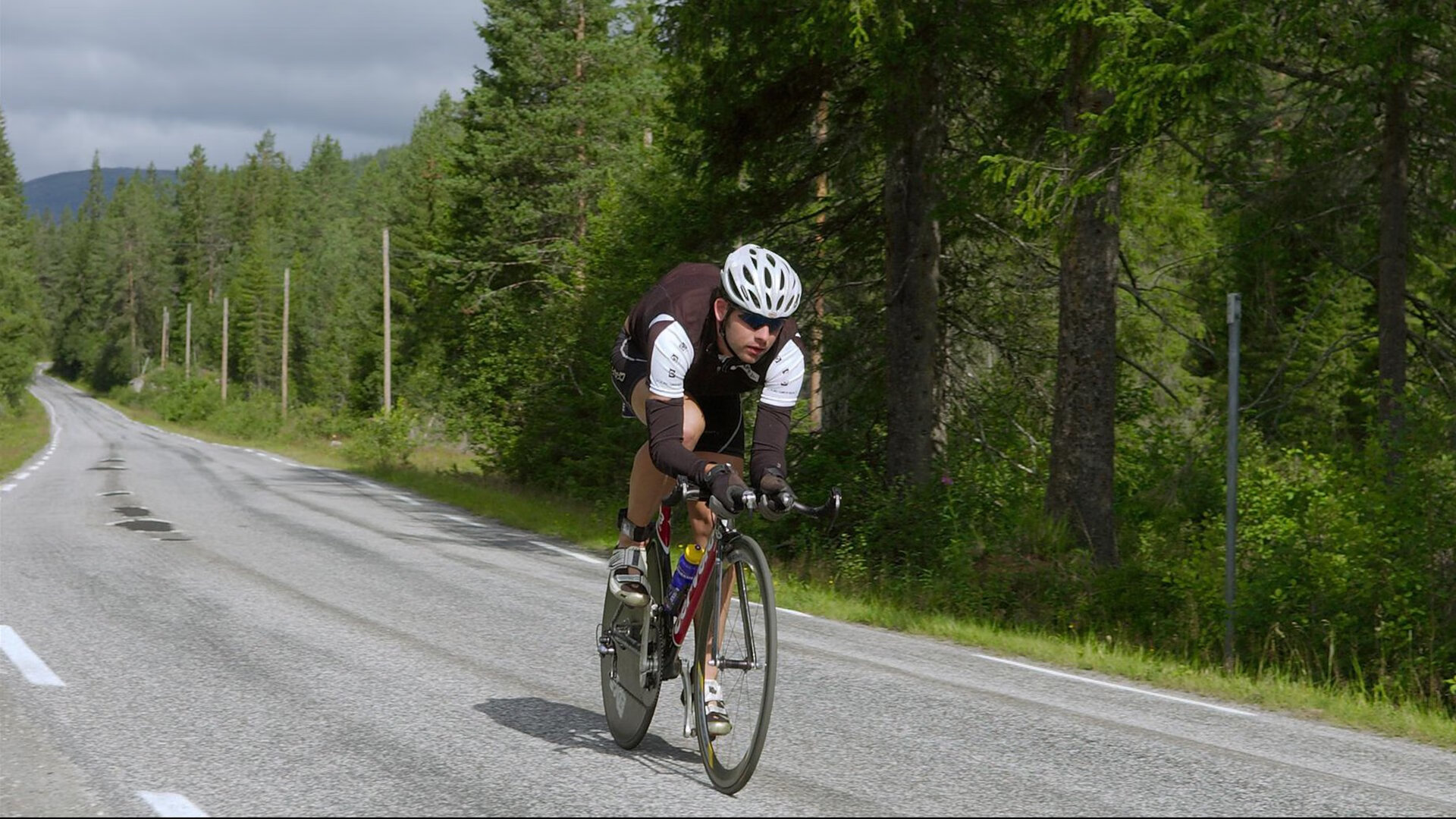 阿尔瓦雷斯爆发破僵局，安哥拉全面压制展现非洲力量